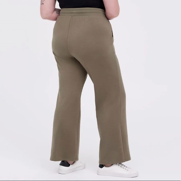 NWT Torrid Flare Lounge Pant in Ultra Soft Fleece Lined Olive Green - Picture 4 of 7